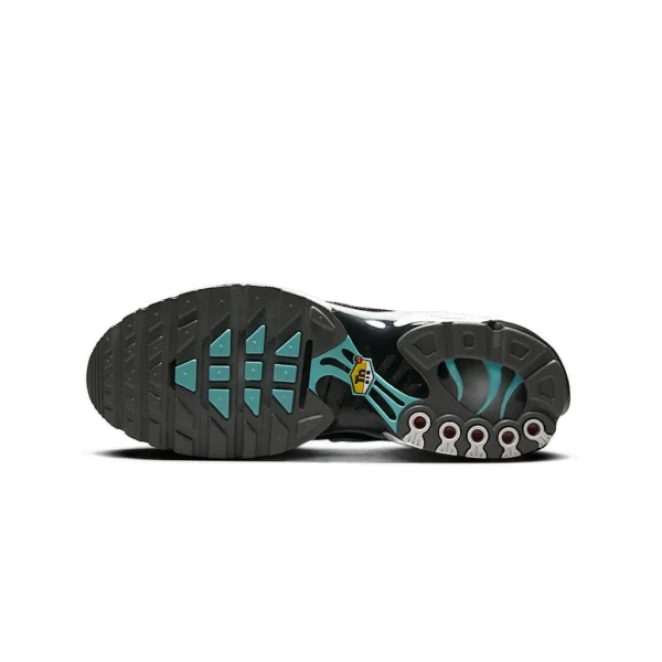 ⁦Nike Air Max Plus Summit White Black Iron⁩ – תמונה ⁦5⁩