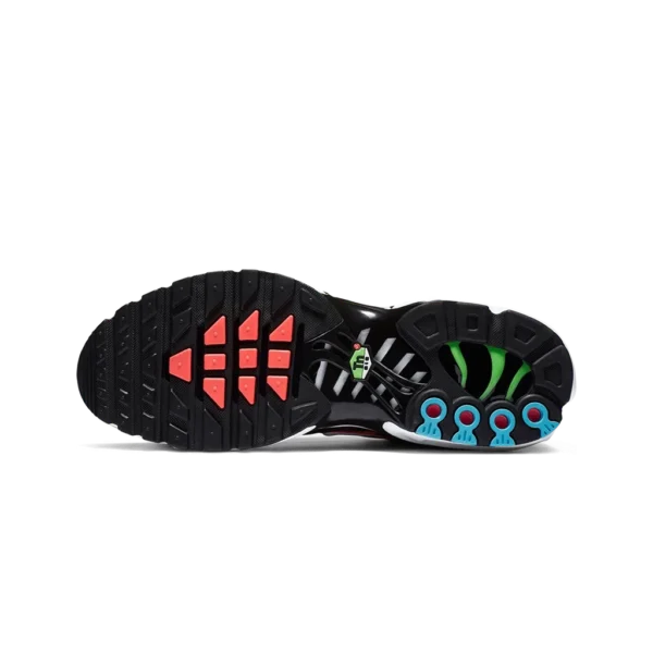⁦Nike Air Max Plus Worldwide Pack Crimson Green⁩ – תמונה ⁦5⁩