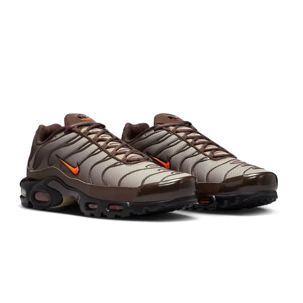 ⁦Nike Air Max Plus Baroque Brown Safety Orange⁩ – תמונה ⁦2⁩