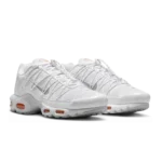 ⁦Nike Air Max Plus Utility White Safety Orange⁩ – תמונה ⁦2⁩