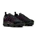 ⁦Nike Air VaporMax Plus Black Noble Red⁩ – תמונה ⁦2⁩
