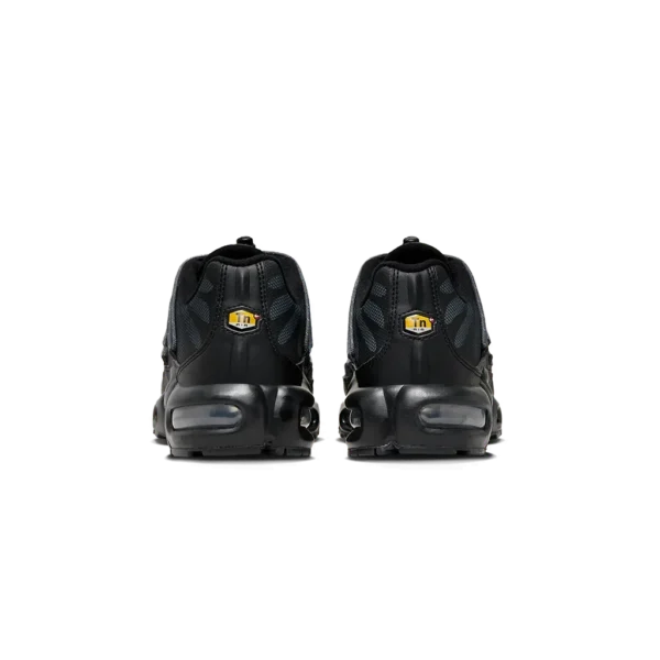 ⁦Nike Air Max Plus Utility Black Metallic Platinum⁩ – תמונה ⁦3⁩