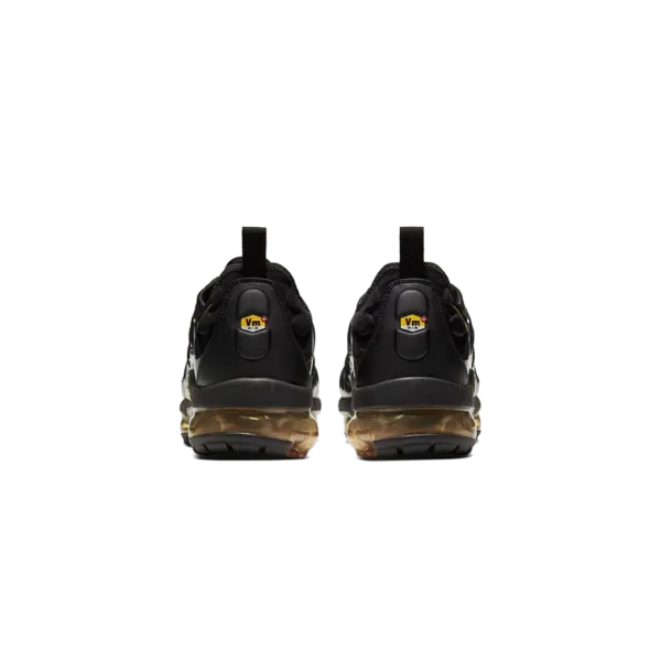 ⁦Nike Air VaporMax Plus Black Gold⁩ – תמונה ⁦3⁩