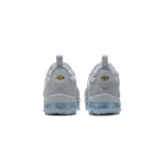 ⁦Nike Air VaporMax Plus Light Wolf Grey⁩ – תמונה ⁦3⁩