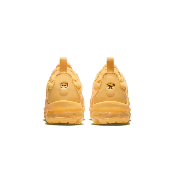 ⁦Nike Air VaporMax Plus Yolk⁩ – תמונה ⁦3⁩