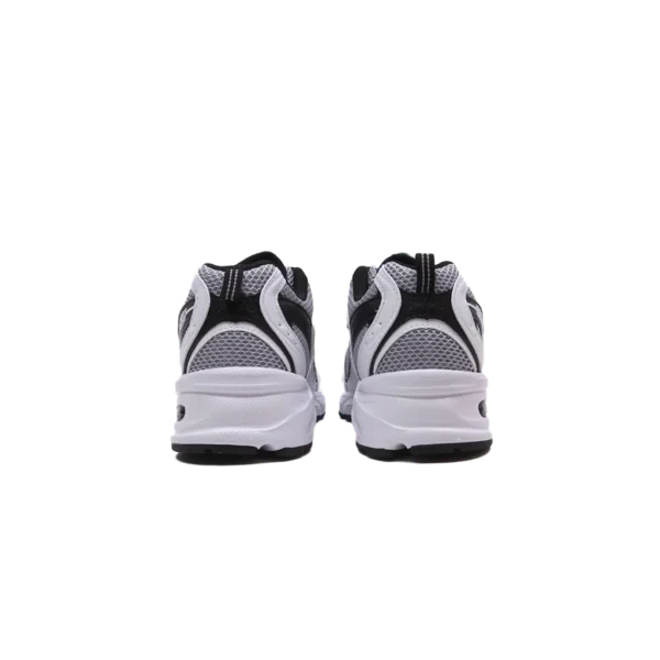⁦New Balance 530 Silver White Black⁩ – תמונה ⁦3⁩
