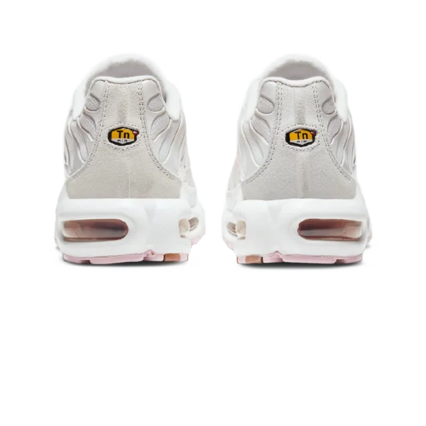 ⁦Nike Air Max Plus Vast Grey Metallic Copper⁩ – תמונה ⁦3⁩