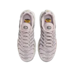 ⁦Nike Air Max Plus Platinum Violet⁩ – תמונה ⁦4⁩