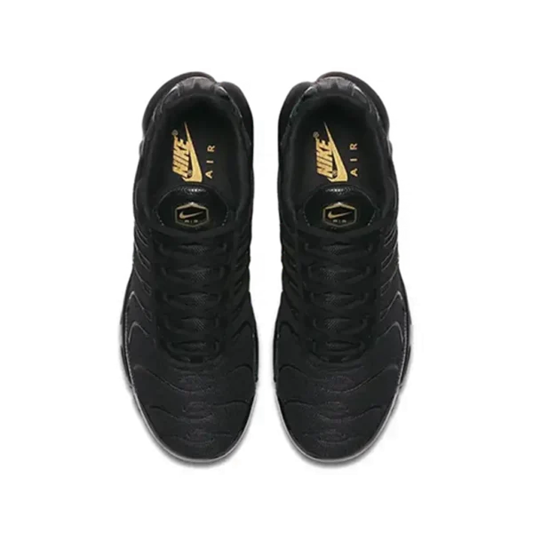 ⁦Nike Air Max Plus Black Metallic Gold⁩ – תמונה ⁦4⁩