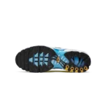 ⁦Nike Air Max Plus Spray Paint Swoosh White Blue⁩ – תמונה ⁦5⁩
