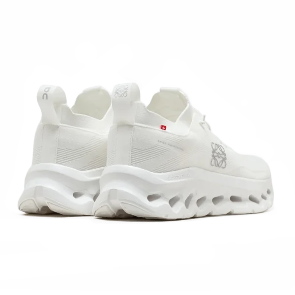 ⁦Cloudtilt LOEWE 2 All White⁩ – תמונה ⁦3⁩