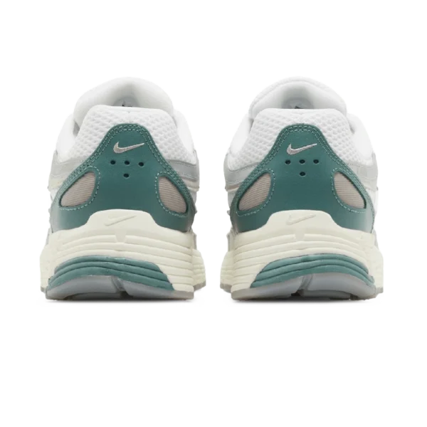 ⁦Nike P-6000 Light Bone Metallic Silver Bicoastal White⁩ – תמונה ⁦3⁩