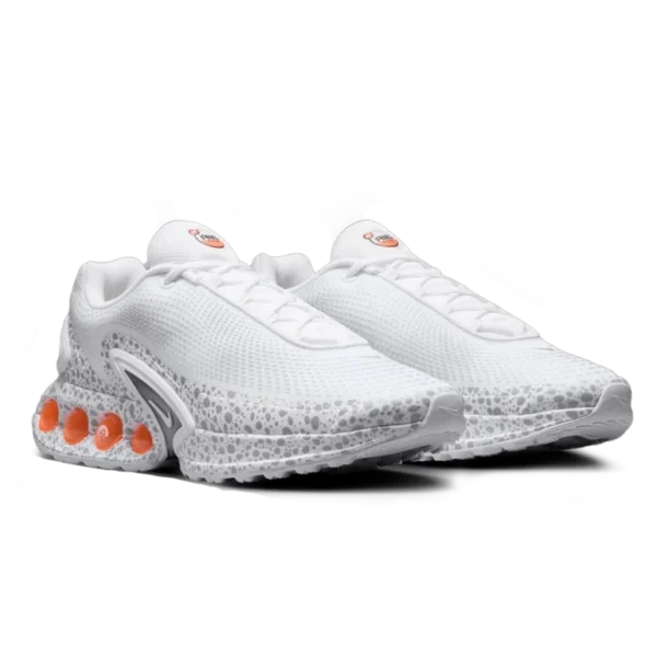 ⁦Nike Air Max Dn "Electric White" White Metallic Silver⁩ – תמונה ⁦2⁩