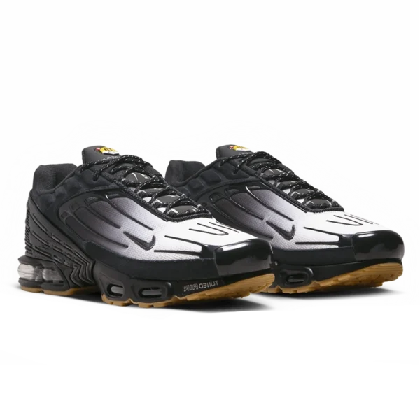 ⁦Nike Air Max Plus 3 Black Light Orewood Brown Smoke Grey⁩ – תמונה ⁦2⁩