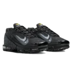 ⁦Nike Air Max Plus 3 "Spray Paint Swoosh" Black Smoke Grey White⁩ – תמונה ⁦2⁩