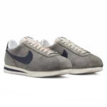 ⁦Nike Cortez "Georgetown" Flat Pewter Dark Obsidian Sail⁩ – תמונה ⁦2⁩
