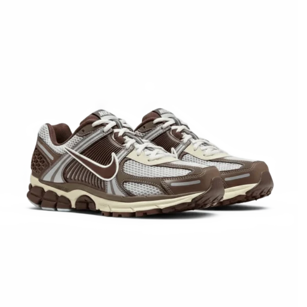 ⁦Nike Zoom Vomero 5 "Earth Fossil" Brown White Silver⁩ – תמונה ⁦2⁩
