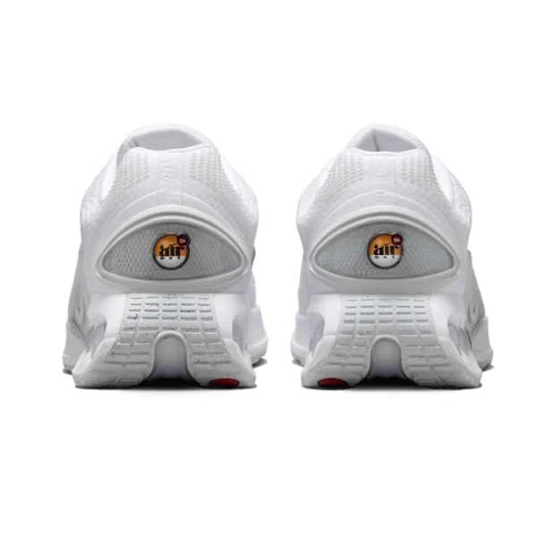 ⁦Nike Air Max Dn Triple White Metallic Silver⁩ – תמונה ⁦3⁩