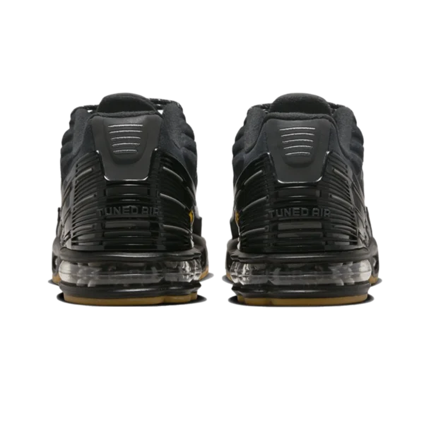 ⁦Nike Air Max Plus 3 Black Light Orewood Brown Smoke Grey⁩ – תמונה ⁦3⁩