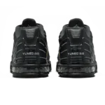 ⁦Nike Air Max Plus 3 "Spray Paint Swoosh" Black Smoke Grey White⁩ – תמונה ⁦3⁩