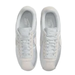 ⁦Nike Cortez Pure Platinum Tint⁩ – תמונה ⁦3⁩