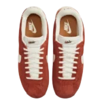 ⁦Nike Cortez Suede Dark Russet Flax Muslin Sail⁩ – תמונה ⁦4⁩