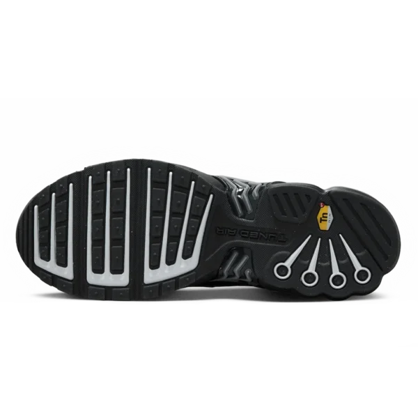 ⁦Nike Air Max Plus 3 "Spray Paint Swoosh" Black Smoke Grey White⁩ – תמונה ⁦5⁩