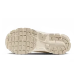 ⁦Nike Zoom Vomero 5 Sail Light Orewood Brown⁩ – תמונה ⁦5⁩