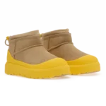 ⁦UGG Classic Ultra Mini Weather Hybrid Boots Mustard Seed Summer Wheat⁩ – תמונה ⁦2⁩