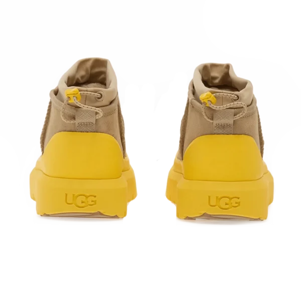 ⁦UGG Classic Ultra Mini Weather Hybrid Boots Mustard Seed Summer Wheat⁩ – תמונה ⁦3⁩