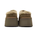⁦UGG New Heights Cozy Clogs Almond Beige⁩ – תמונה ⁦3⁩
