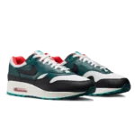 ⁦Air Max 1 x LeBron James “Liverpool”⁩ – תמונה ⁦2⁩