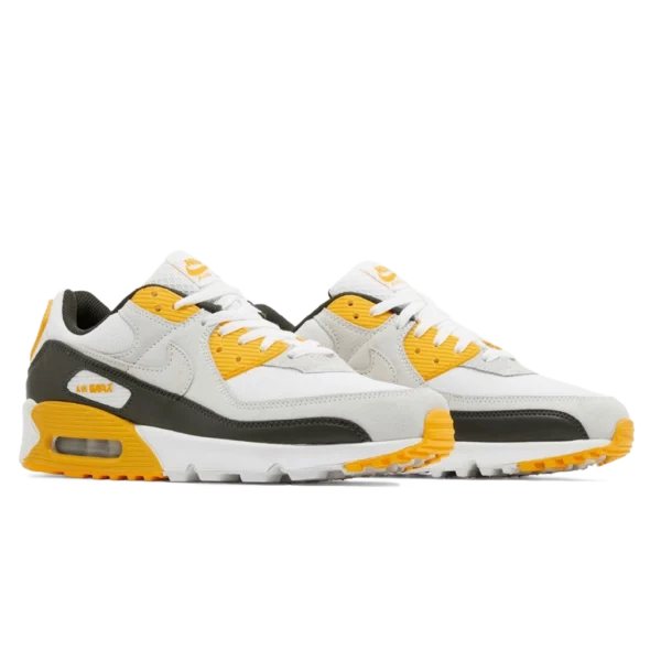 ⁦Air Max 90 White Photon Dust University Gold⁩ – תמונה ⁦2⁩