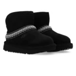 ⁦UGG Classic Mini Crescent Black⁩ – תמונה ⁦2⁩