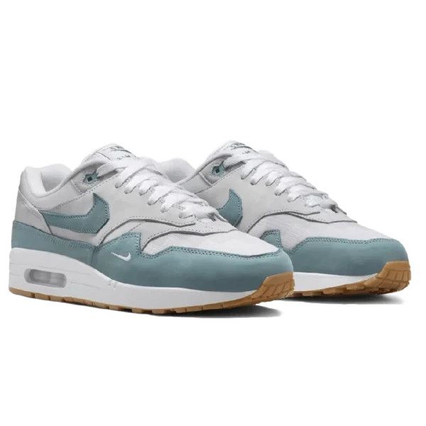 ⁦Air Max 1 "Swoosh Low Poly" White Cannon Neutral Grey⁩ – תמונה ⁦2⁩
