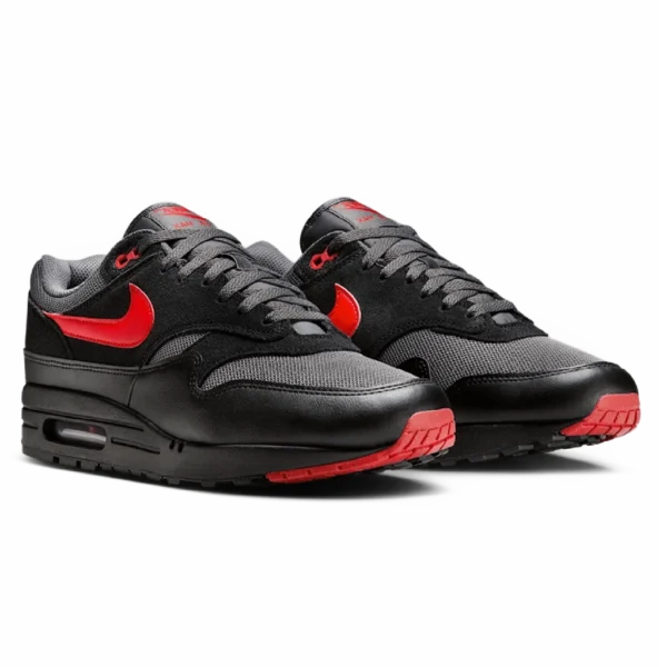 ⁦Air Max 1 Black Iron Grey University Red⁩ – תמונה ⁦2⁩