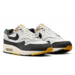 ⁦Air Max 1 “Athletic Department" Light Bone University Gold⁩ – תמונה ⁦2⁩