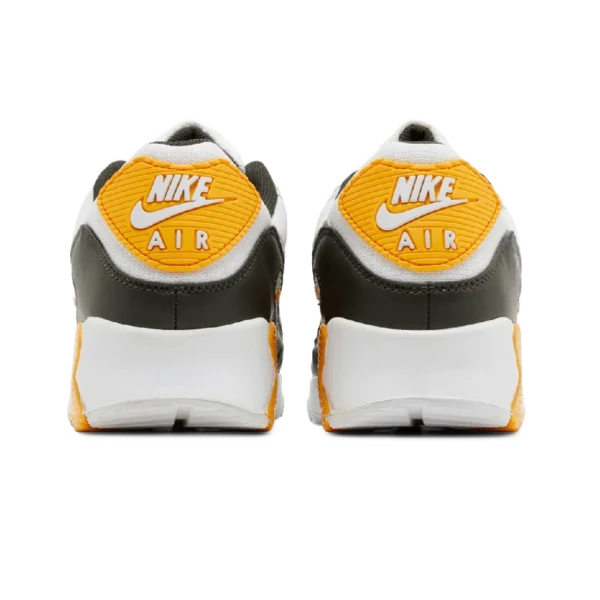 ⁦Air Max 90 White Photon Dust University Gold⁩ – תמונה ⁦3⁩
