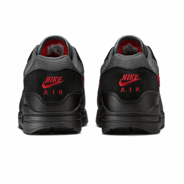 ⁦Air Max 1 Black Iron Grey University Red⁩ – תמונה ⁦3⁩