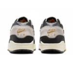 ⁦Air Max 1 “Athletic Department" Light Bone University Gold⁩ – תמונה ⁦3⁩