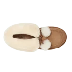 ⁦UGG Kyrina Bow Pom Chestnut⁩ – תמונה ⁦4⁩