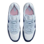 ⁦Air Max 1 x Kids of Immigrants “Bubble Light Armory Blue”⁩ – תמונה ⁦4⁩