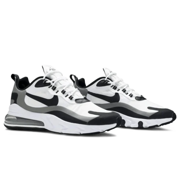 ⁦Nike Air Max 270 React Oreo⁩ – תמונה ⁦2⁩