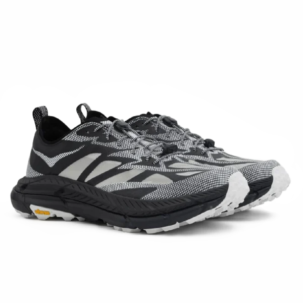 ⁦HOKA Mafate Speed 4 Lite “Stealth Tech Pack" Black White⁩ – תמונה ⁦2⁩