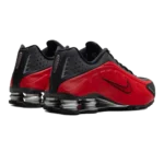 ⁦Nike Shox R4 University Red Black⁩ – תמונה ⁦3⁩