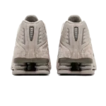 ⁦Nike Shox R4 College Grey Flat Pewter⁩ – תמונה ⁦3⁩