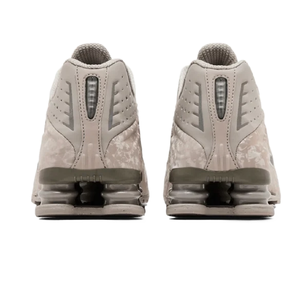 ⁦Nike Shox R4 College Grey Flat Pewter⁩ – תמונה ⁦3⁩