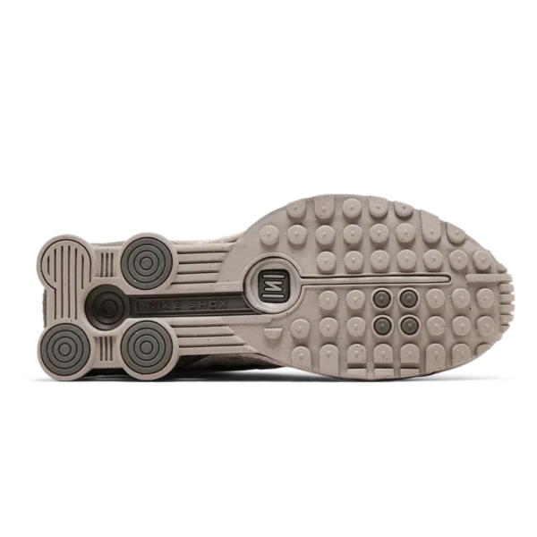 ⁦Nike Shox R4 College Grey Flat Pewter⁩ – תמונה ⁦4⁩