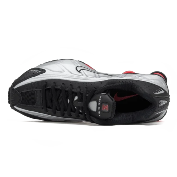 ⁦Nike Shox R4 Black Metallic Silver⁩ – תמונה ⁦4⁩