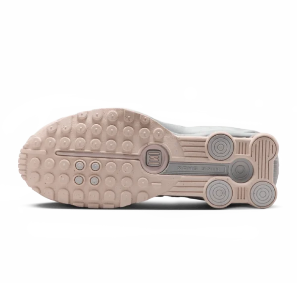 ⁦Nike Shox R4 Barely Rose Metallic Platinum⁩ – תמונה ⁦5⁩